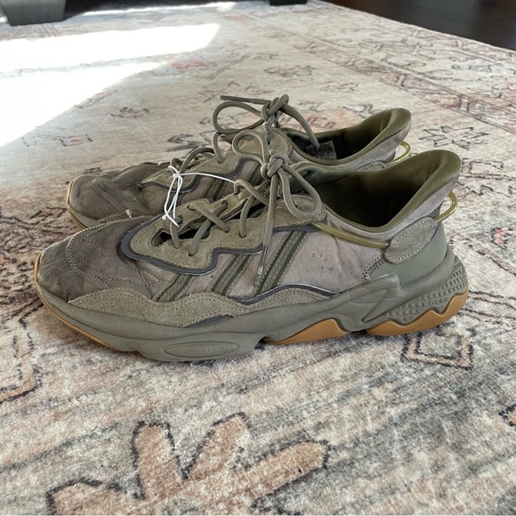 Adidas Originals OZWEEGO 'TRACE CARGO' Sneakers in Green Men’s Size 9.5 GUC - Picture 6 of 13